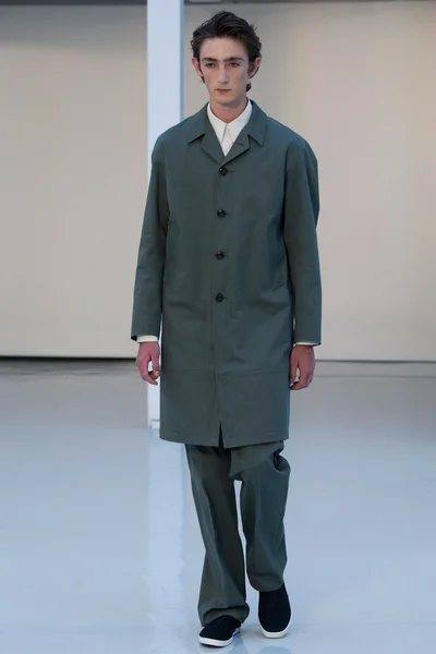Look 9
